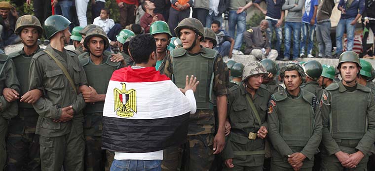 رئیس‌جمهوری مصر به ارتش اختیار بازداشت داد