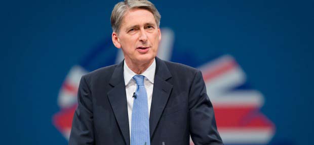 فلیپ هاموند: با برقراری ثبات در افغانستان کشورهای منطقه نیز با ثبات می شود
