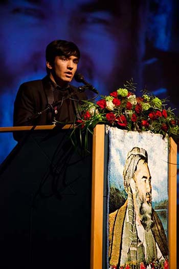 ازهجدهمین سالگرد شهادت استادمزاری طی گردهمایی بزرگ درفنلند تجلیل به عمل امد!