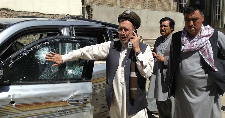 حاجی محمد محقق از یک انفجار جان به سلامت برد