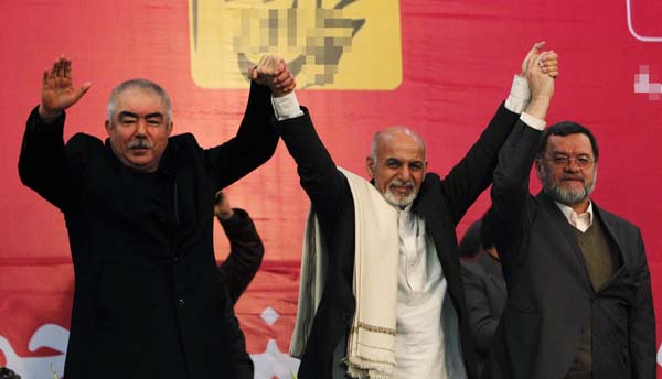 رئیس جمهور احمدزی، رییس اجرایی و معاونانش را معرفی کرد