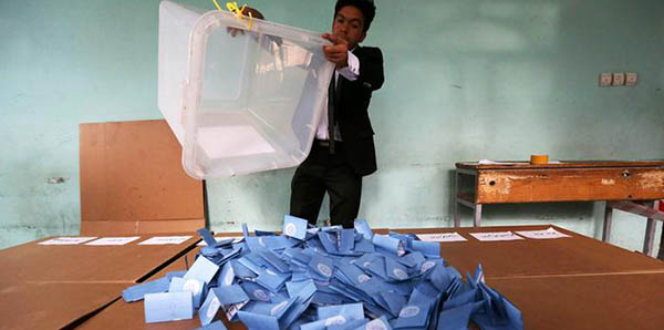 پنجاه درصد صندوق های رای به کابل منتقل شدند