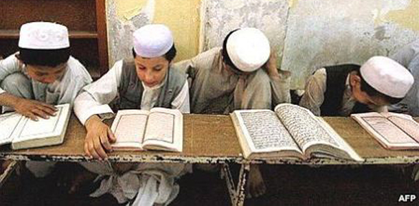 صلح پایدار؛ کنترل مدارس دینی و توسعه مراکز آموزشی در داخل افغانستان