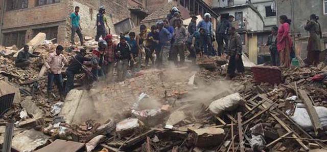 شمار کشته شدگان زلزله نپال به بیش از دو هزار نفر رسید