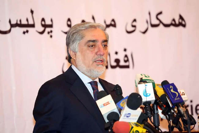 داکترعبدالله: باید با تمام توان نيروهاى امنيتى را از سياست دور نگهداريم