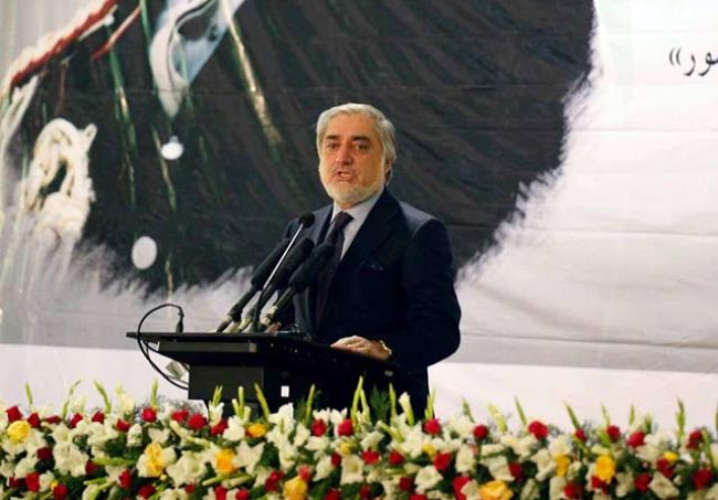 عبدالله: کسی که جنگ با طالبان را روا نمی‌داند، مشروعیت ندارد