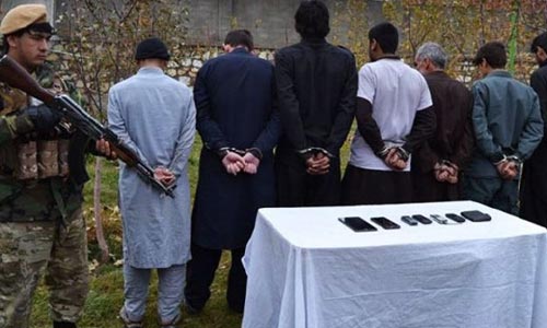 بازداشت ۷ سرباز پولیس به اتهام سرقت و باج‌گیری  در ولایت غزنی 