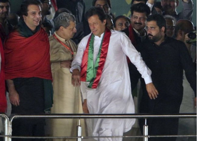 حزب عمران خان از به دست آوردن حمایت کافی برای تشکیل دولت ائتلافی خبر داد 