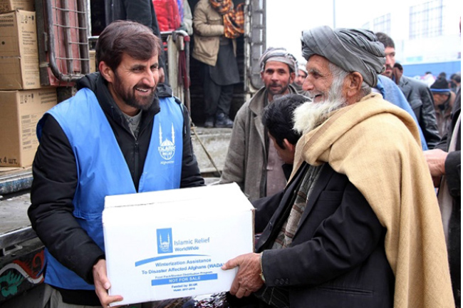  با صدها خانوادۀ بى بضاعت در کابل کمک صورت گرفت