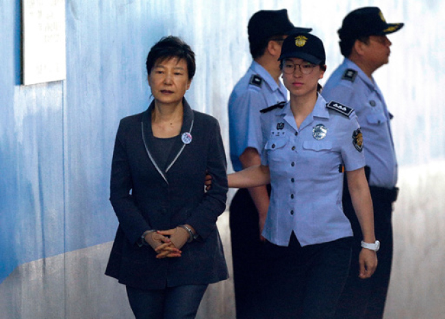 رئیس جمهوری سابق کوریای جنوبی به ٢٤ سال زندان محکوم شد