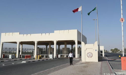عربستان در مرز قطر کانال حفر می کند 
