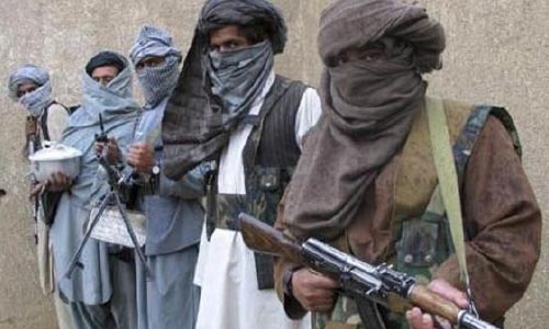 طالبان با تصرف یک پایگاه اردوی ملی در قیصار ۸ سرباز را کُشتند