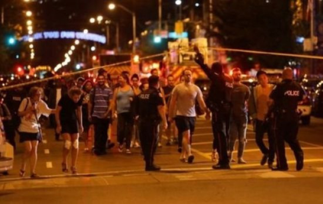 تیراندازی در  تورنتو یک کشته و ۱۴ زخمی بر جای گذاشته است