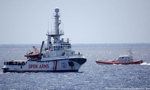  شش کشور اروپایی پناهجویان یک کشتی نجات سرگردان را می‌پذیرند