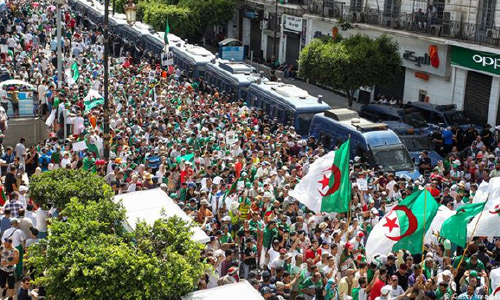  ده‌ها هزار شهروند الجزایر خواستار برپایی دولت غیرنظامی شدند