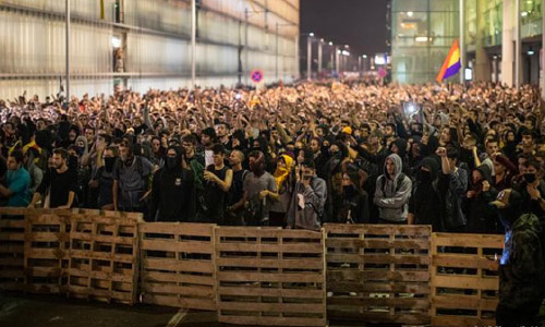 در ناآرامی‌های بارسلون دست‌کم ۷۵ نفر مجروح شدند