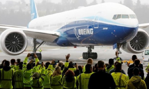 بوئینگ بزرگترین هواپیمای دو موتوره جهان را آزمایش کرد 