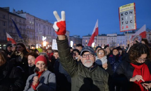 اصلاحات قضایی در پولند ممکن است  به خروج از اتحادیه اروپا منجر شود