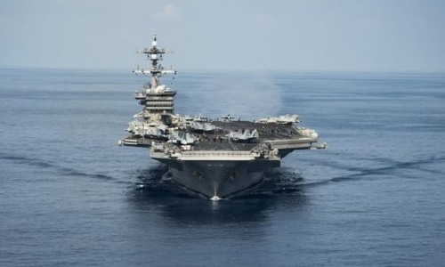 اولین ناو هواپیمابر ساخت چین  به نیروی دریایی این کشور تحویل داده شد