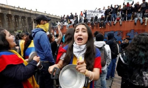 اعتراضات کلمبیا؛ برقراری مقررات منع آمد و شد شبانه در پایتخت