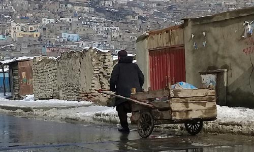 گاهی از شدت فقر می‌خواهم خـودکشی کنم