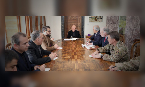 غنی و خلیل‌زاد درباره مدیریت هفته کاهش خشونت بحث کردند