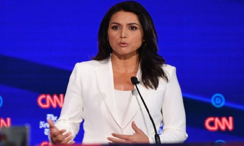 نماینده هاوایی در مجلس نمایندگان آمریکا هیلاری کلینتون را ملکه جنگ‌طلبان خواند 