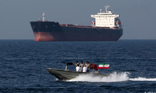 نفتکش خارجی به دلیل نقص فنی به آب‌های ایران  منتقل شده است