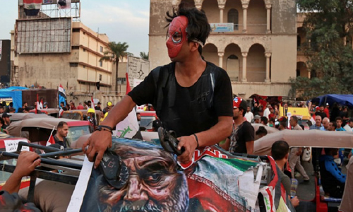 اعتراضات عراق؛ معترضان به کنسولگری ایران در کربلا حمله کردند