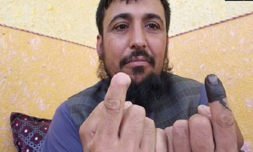  حواشی انتخابات؛  اگر طالبان تمامی انگشتانم را قطع کند، باز هم رای می‌دهم