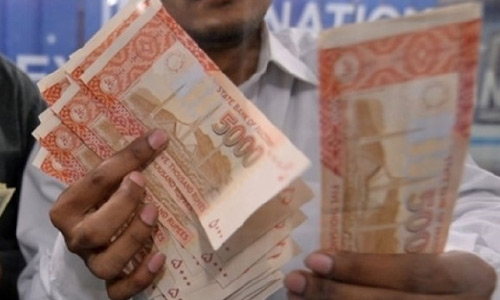 ورود روپیه پاکستانی از مرز تورخم به افغانستان ممنوع شد