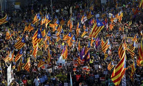 تظاهرات ده‌ها هزار نفر از اهالی کاتالونیا در مادرید
