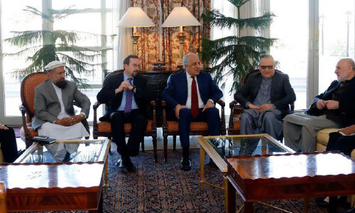  دیدار خلیل‌زاد با مقامات حکومت؛  تأکید بر آغاز سریع مذاکرات بین‌الافغانی