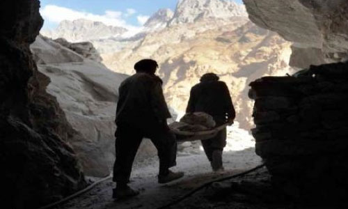 فروریختن معدن در بدخشان يک کشته و٣ زخمى برجا گذاشت 