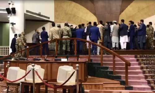 رئیس موقت مجلس:  زورگویی‌ها در مجلس ادامه دارد