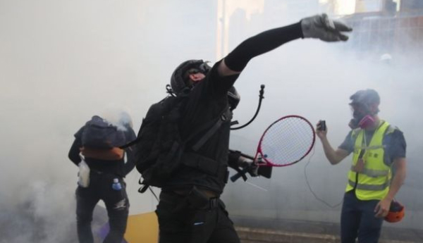 اعتراضات هانگ‌کانگ؛  یک نفر مورد اصابت مرمی قرار گرفت