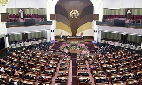 مجلس نمایندگان برای ادای احترام به ناکامورا ده ثانیه سکوت کرد