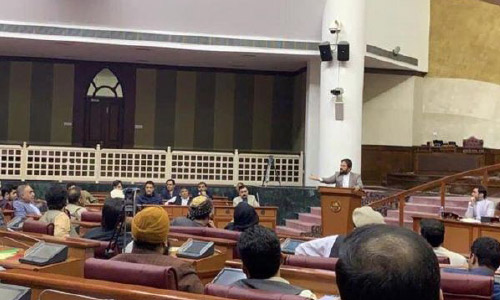 برخورد نمایندگان و پولیس؛  شهروندان از تطبیق قانون حمایت کردند