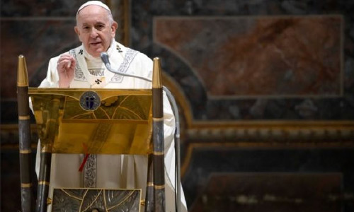 بندیکت شانزدهم  از پاپ فرانسیس خواست کشیش شدن را برای مردان متاهل مجاز نکند