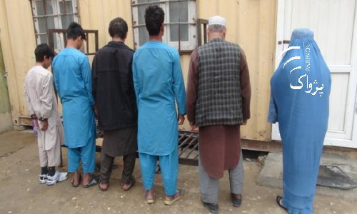 شش تن از سارقین موترسايکل و موبايل در شبرغان بازداشت شدند