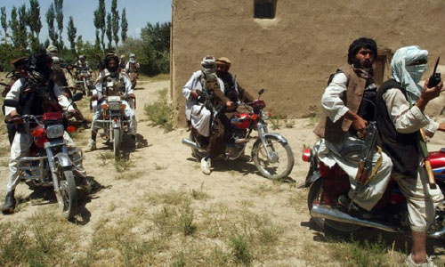 والی پکتیا از حمله طالبان جان سالم به در برد 