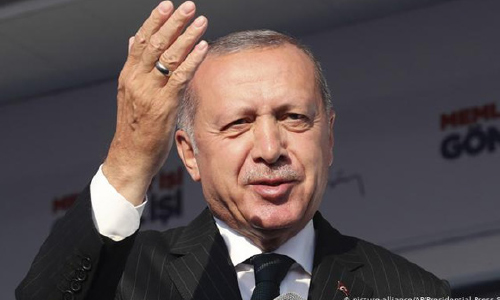 اردوغان: عملیات هوایی و زمینی شرق فرات به زودی آغاز می‌شود