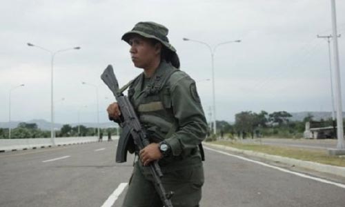 بحران ونزوئلا؛ حمایت یک افسر ارتش ونزوئلا از رهبر مخالفان