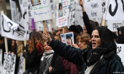 تظاهرات ده‌ها هزار نفر در فرانسه در اعتراض به خشونت علیه زنان