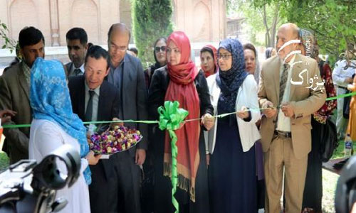 نمايشگاه سه روزۀ صنايع دستى زنان در کابل گشايش يافت