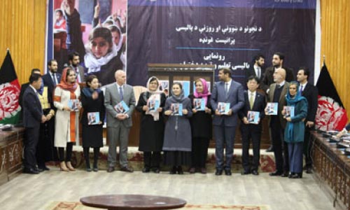 وزیر امور زنان: بیشتر دختران پس از بلوغ از آموزش محروم می‌شوند 