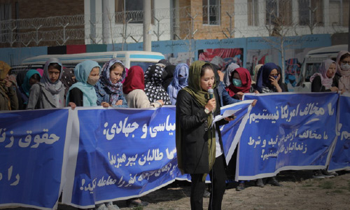 توافق‌نامه صلح؛ زنان هفت ولایت به آزادی بدون شرط زندانیان طالبان اعتراض کردند