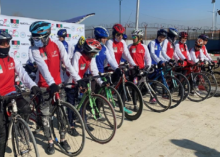 اشتراک بانوان در یک رقابت دوچرخه سواری در کابل