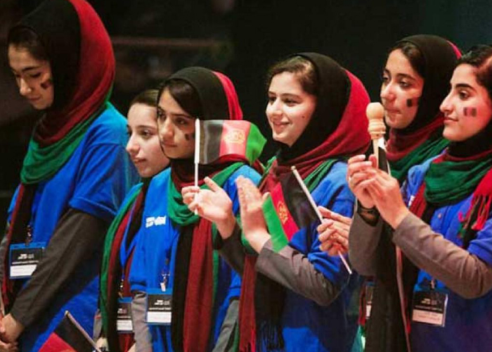 زنان؛ آینده‌ی نا روشن و ضرورت هم‌صدایی و ایستاده‌گی!