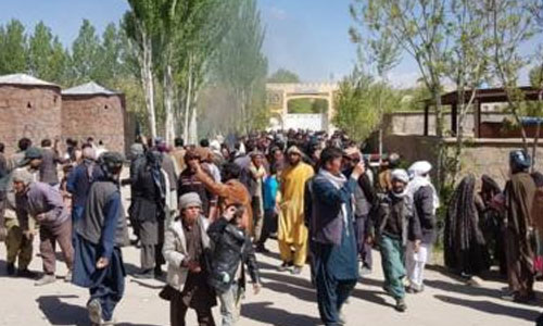 اعتراض خشونت آمیز به توزیع کمک در غور؛ دو پولیس و چهار معترض کشته شدند